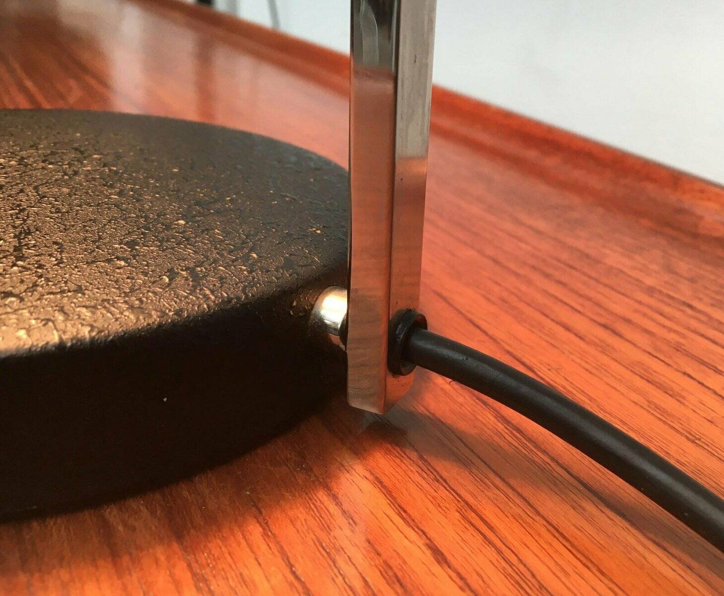 Minimalist German table lamp from the mid-century by Heinz Pfänder for Hillebrand Leuchten, 1960s.