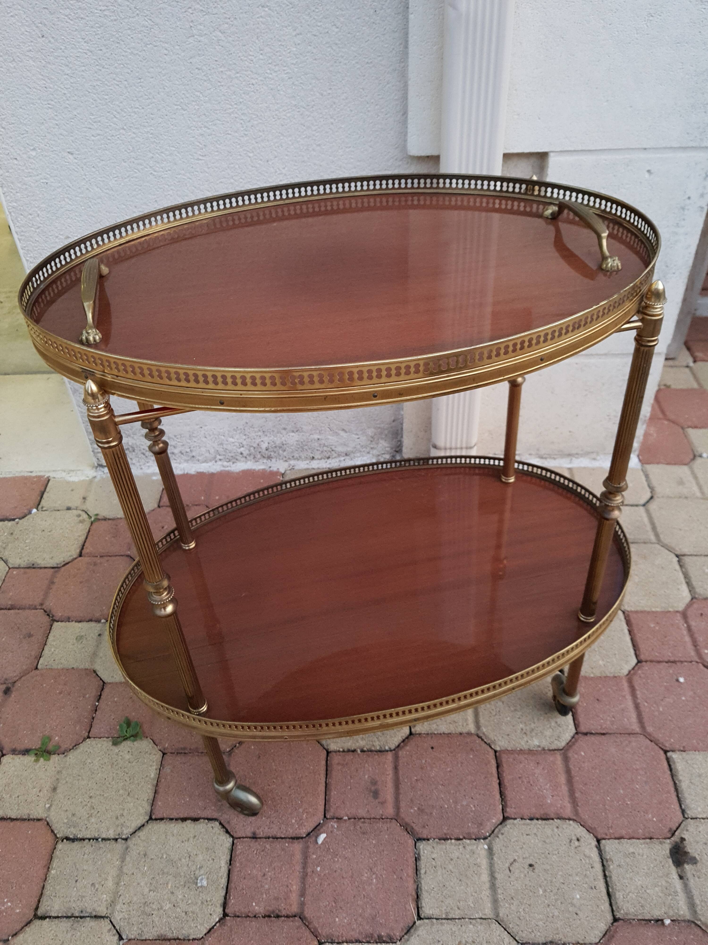 Classic serving table