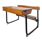 Bureau d'écolier moderniste