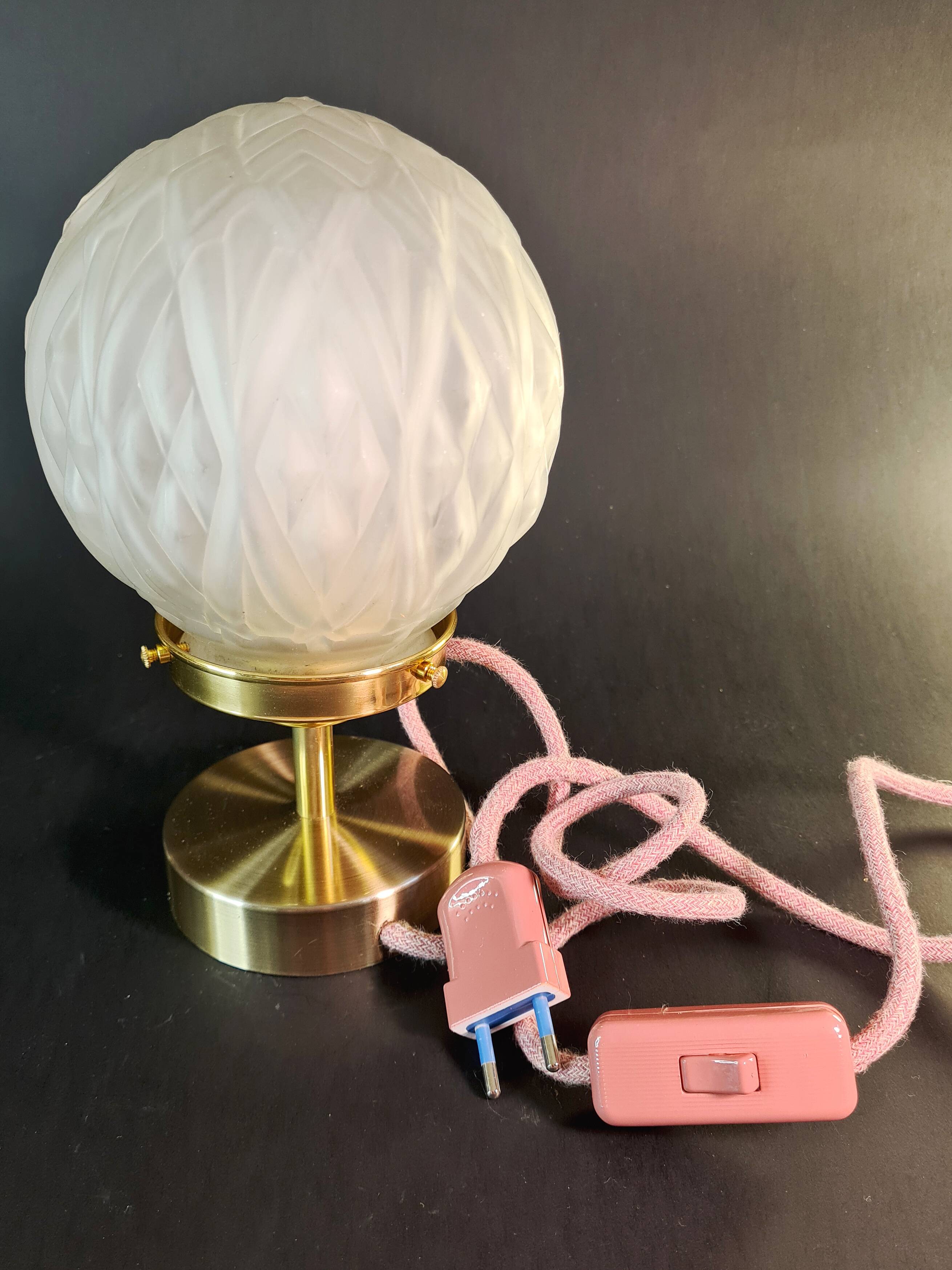 Art deco globe table lamp in brass & frosted glass