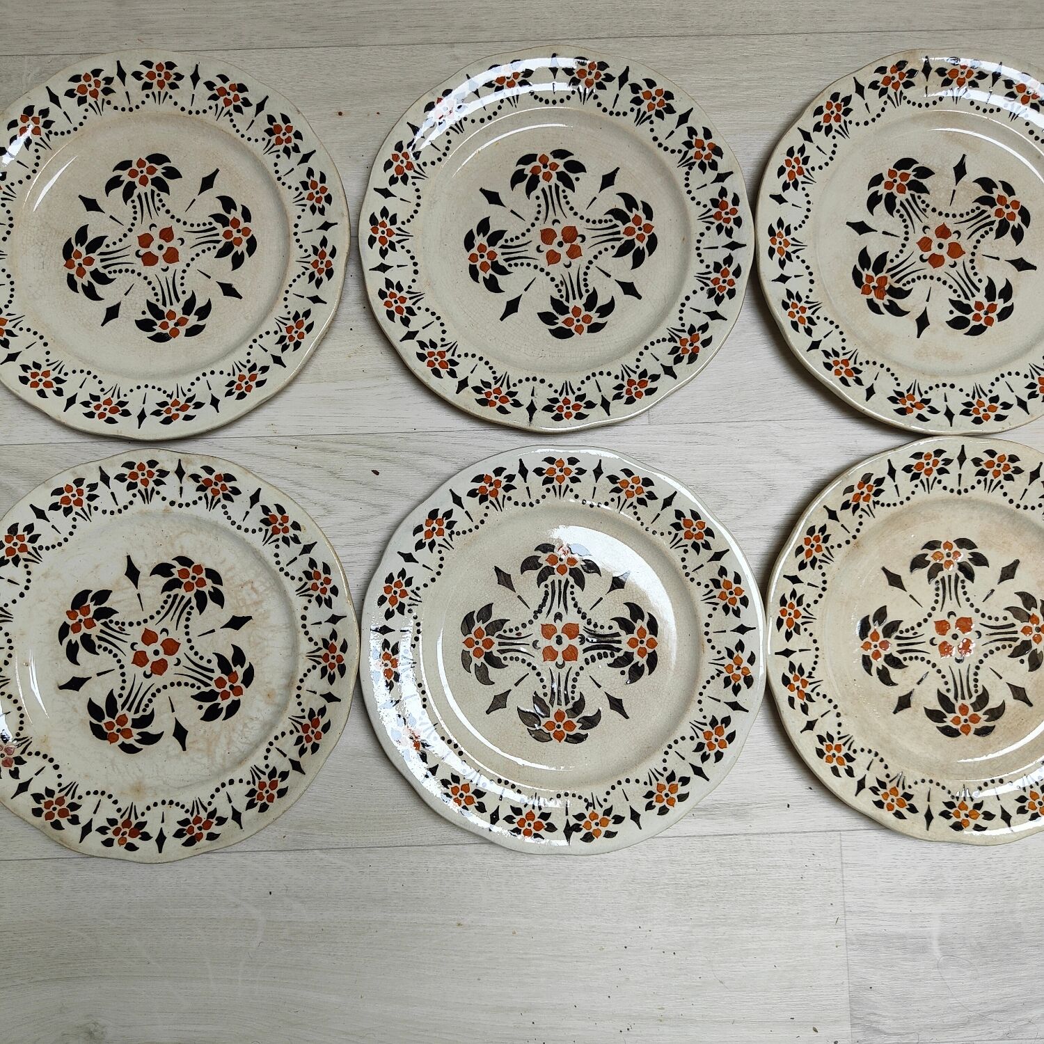 Set of 6 iron earth plates