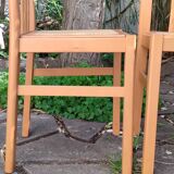 Chaises en bois et cannage