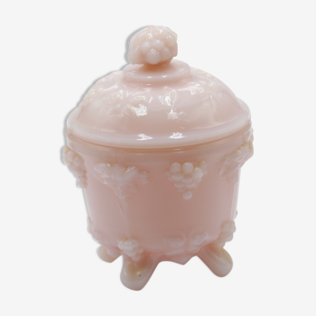 Bonbonnière en opaline rose