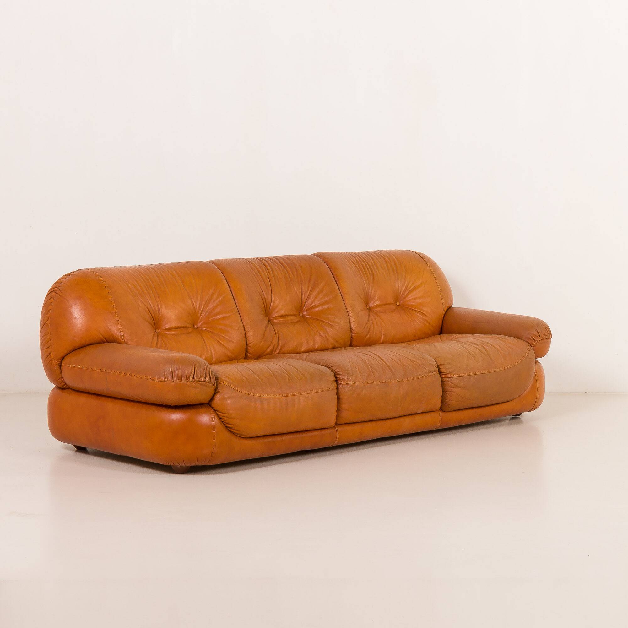 Mobil Girgi Sapporo leather sofa, 1970s