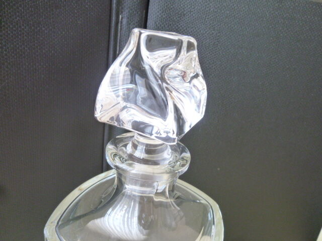 Crystal whisky decanter Model Quadro