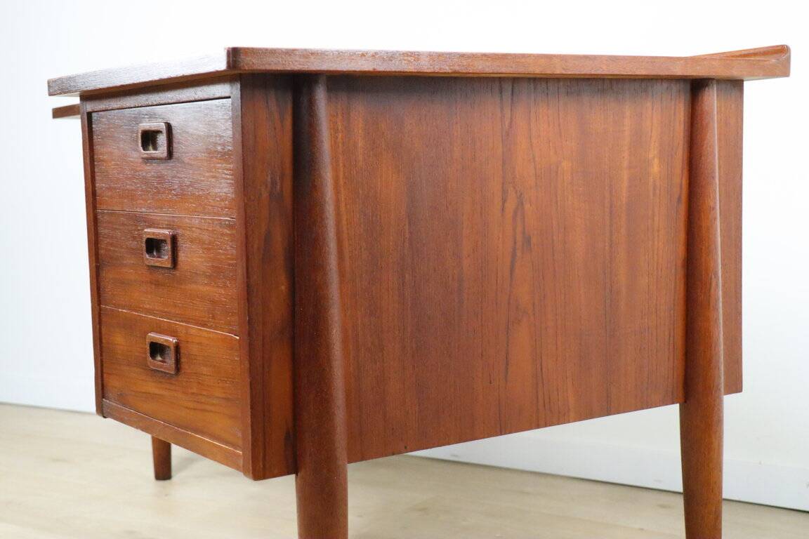 Scandinavian "Boomerang" teak desk - 1960s