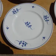 Fine Limoges porcelain dessert service: dish and 12 plates.