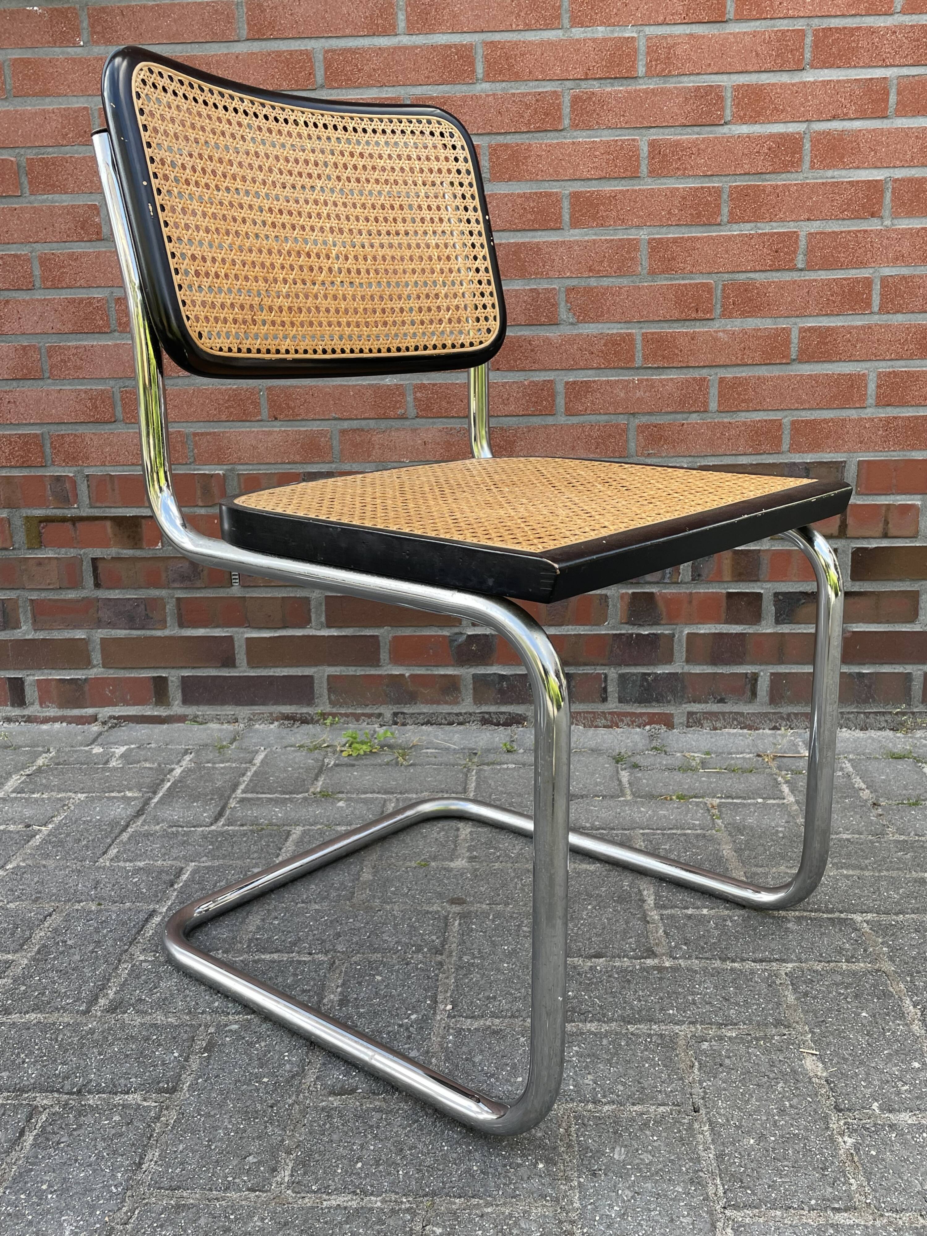 Set of 4 vintage chairs  Cesca B32 in black and chrome