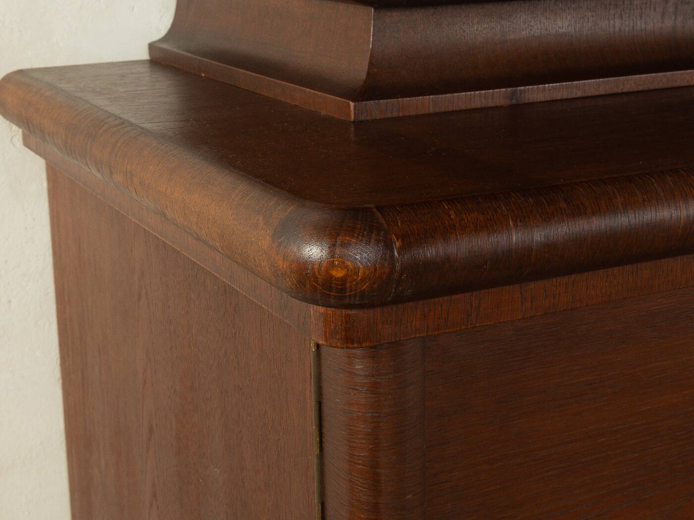 1920s Art Deco display cabinet