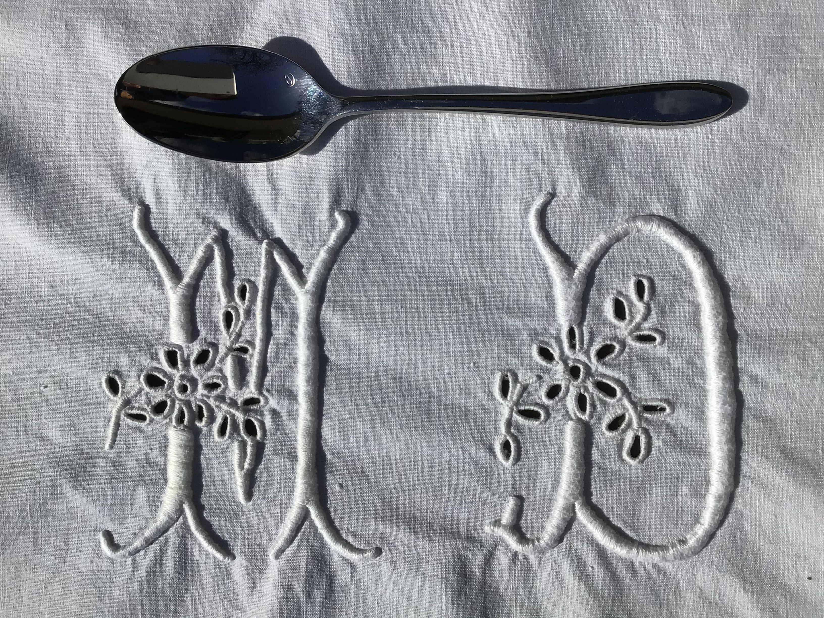 Tablecloth monogram MD square English embroidery