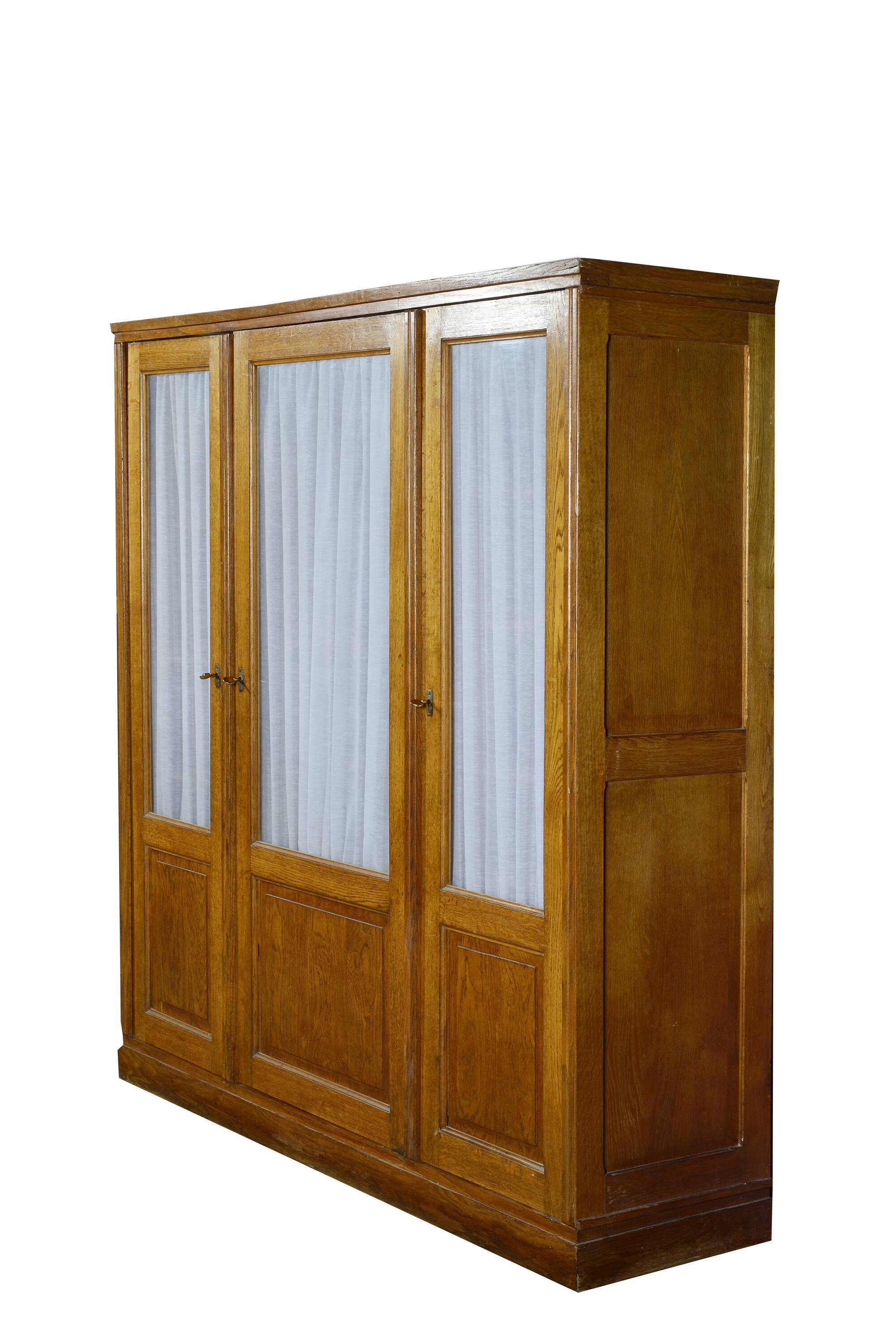 Bibliothèque ou armoire vitrée