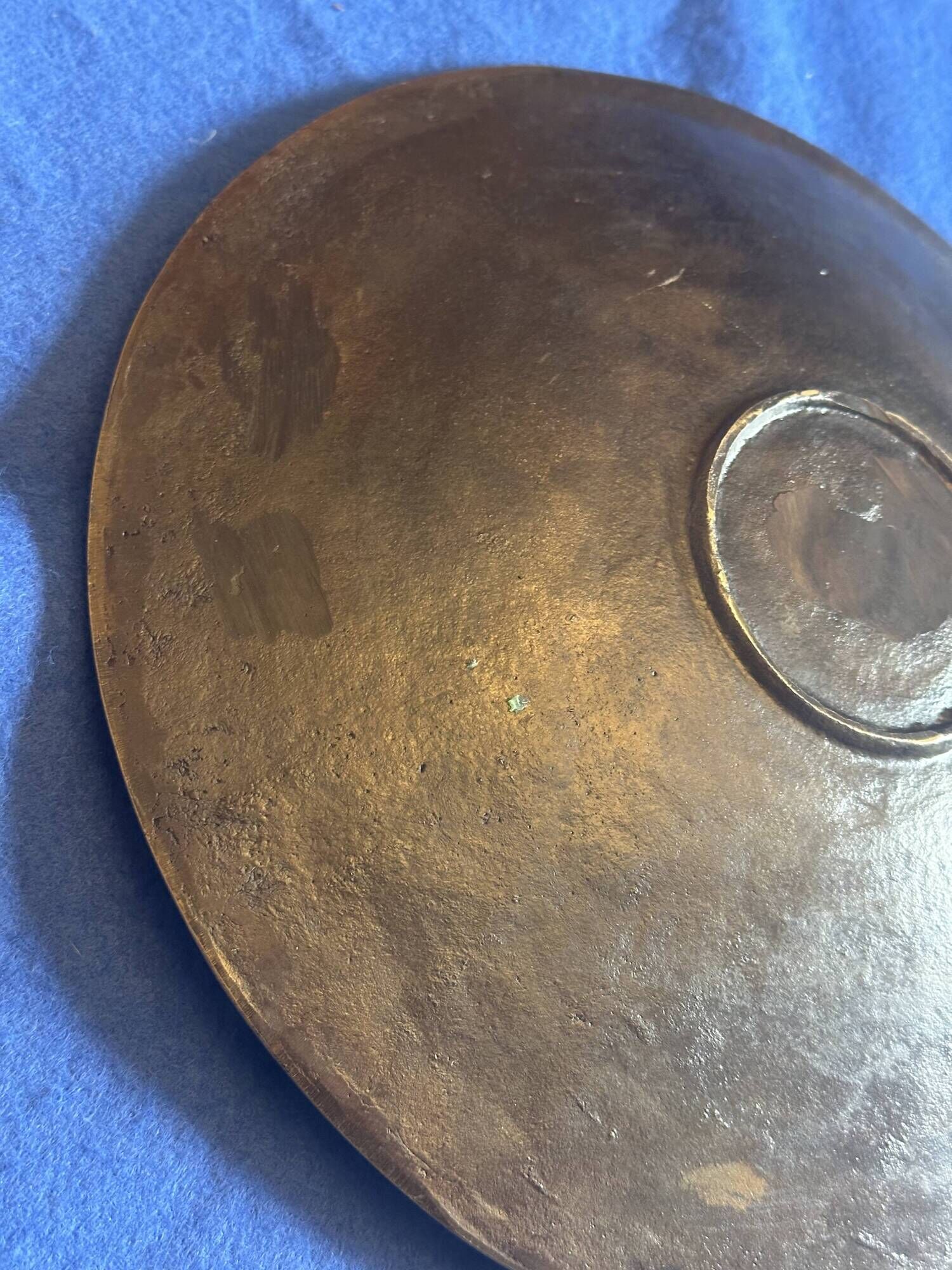 Offering dish / Almsgiving dish in solid bronze