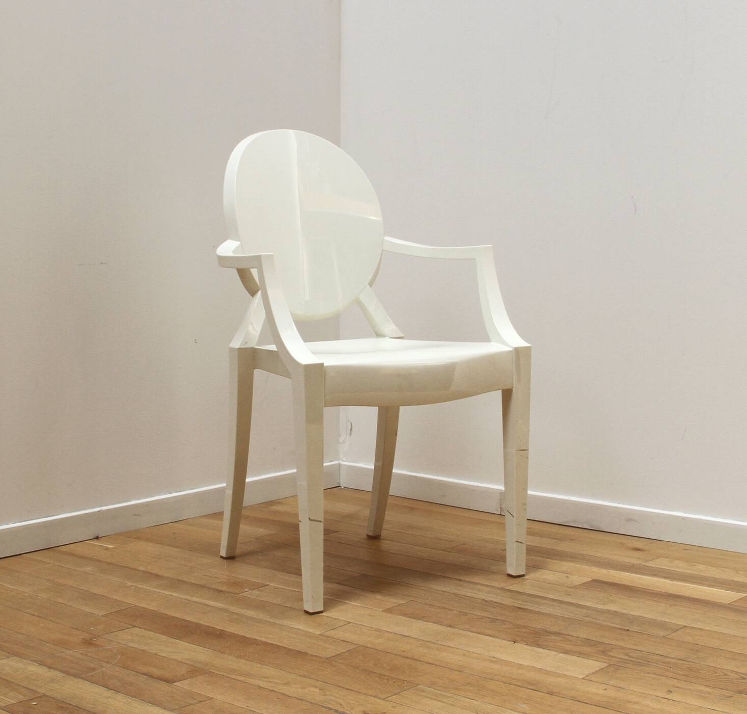 Chaise Louis Ghost, Philippe Starck