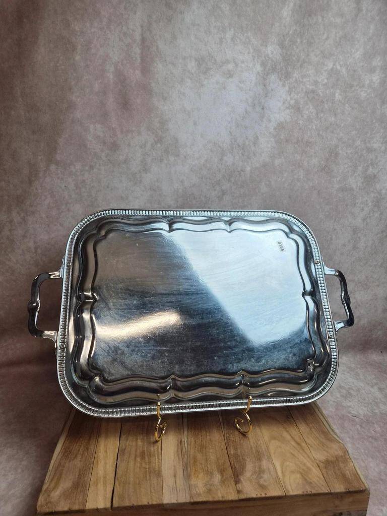 Silver-plated English tray with floral decoration – England
