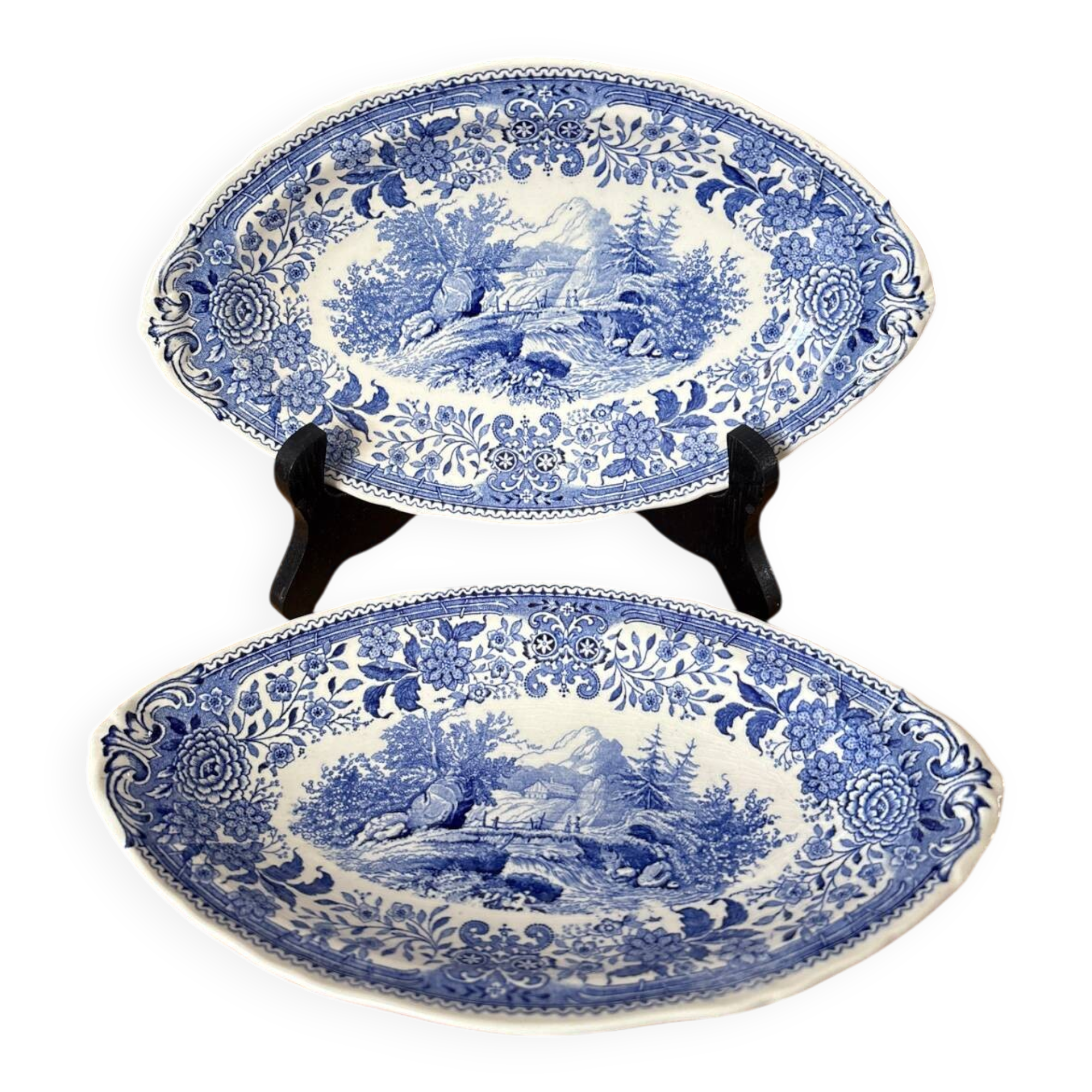 Set of 2 Villeroy and Boch Burgenland blue serving dishes.