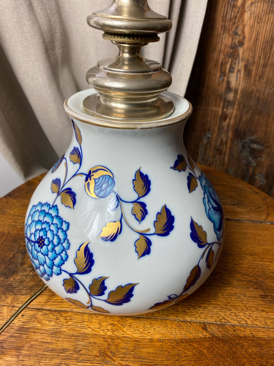 Guila Mangani lamp in porcelain