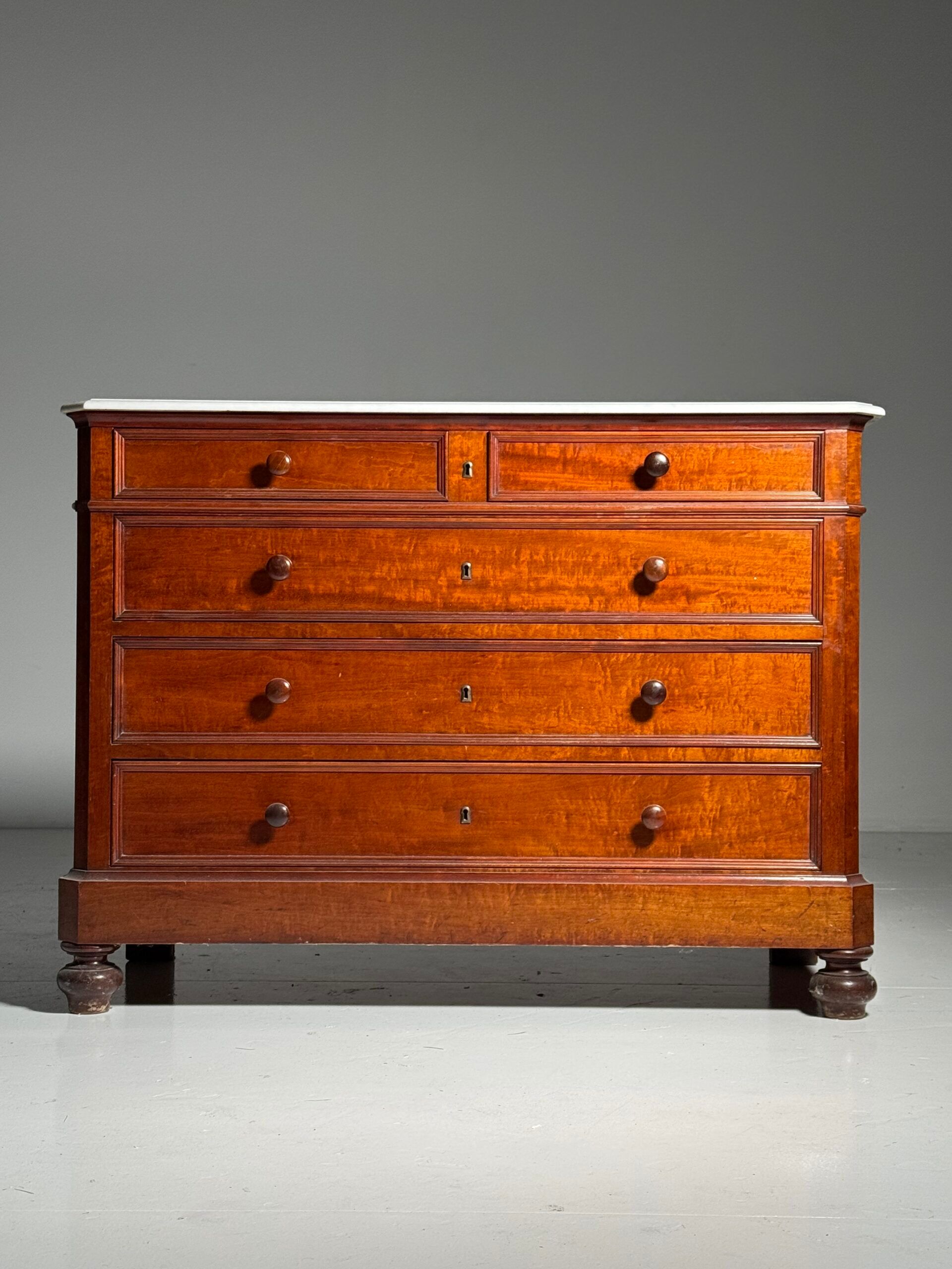 Mahogany chest of drawers 19th century
