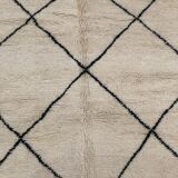 Carpet Berber Moroccan Beni Ouarain off-white to Black diamonds 2, 34 x 1, 52 m
