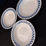Trio of hollow earthenware plates ''Oxford Brazil'' Blue Checkerboard patterns