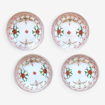 Lot de quatre assiettes en porcelaine Arita, Japon, Meiji period