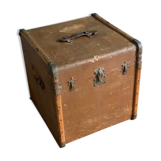 Malle de voyage ancienne
