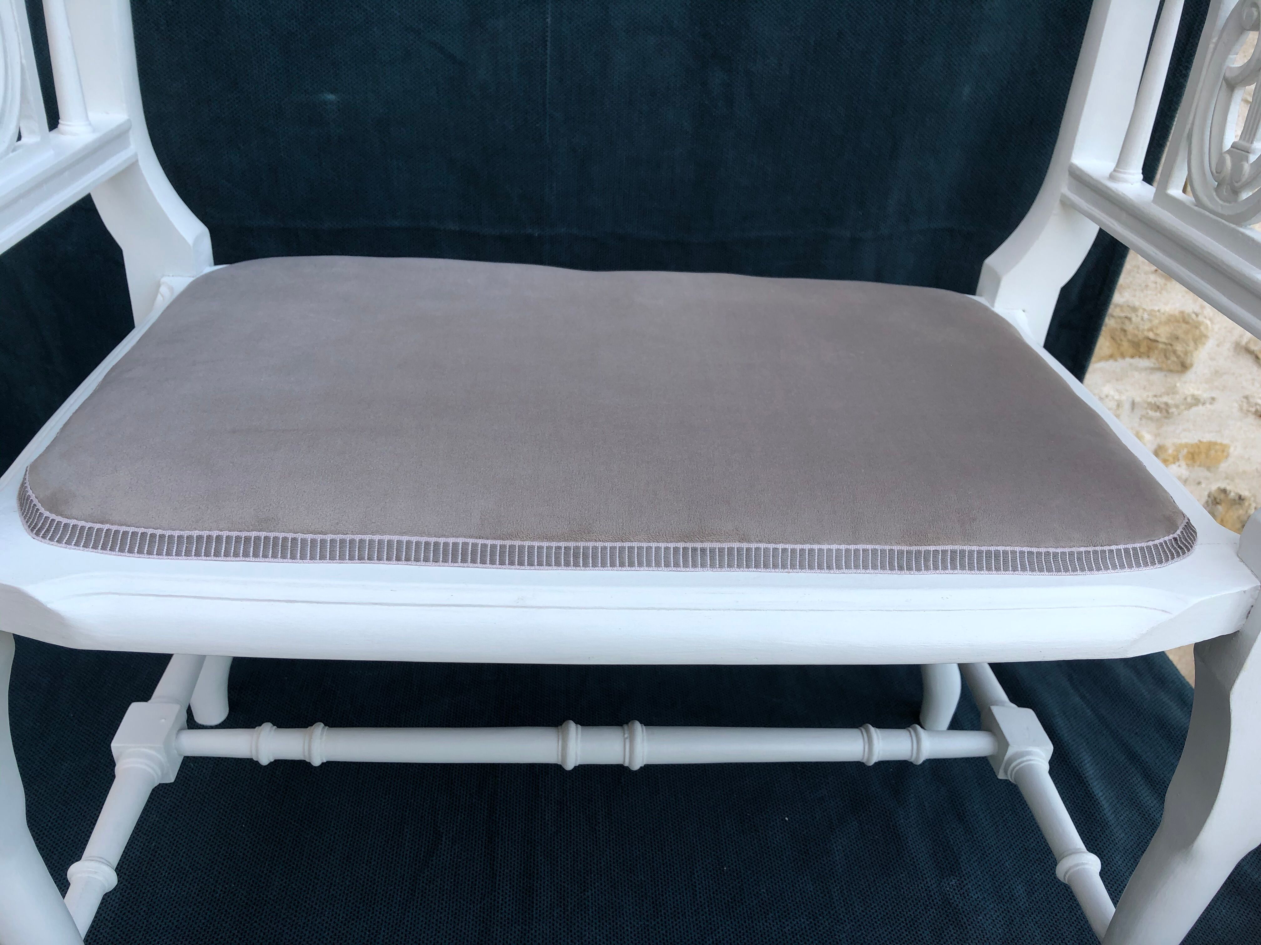 Banquette bout de lit dans l'esprit shabby chic