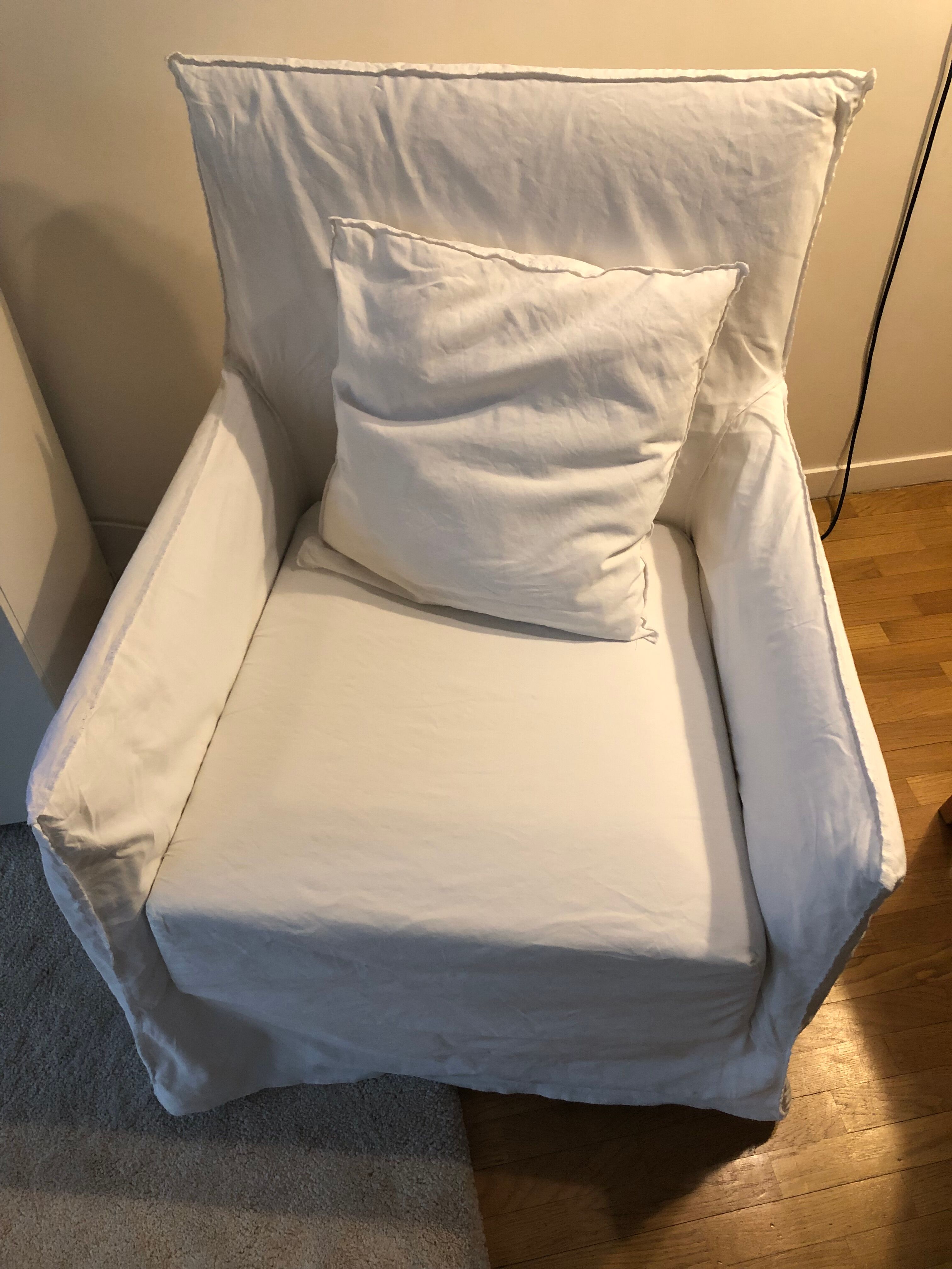 Armchair Ghost 04 Gervasoni