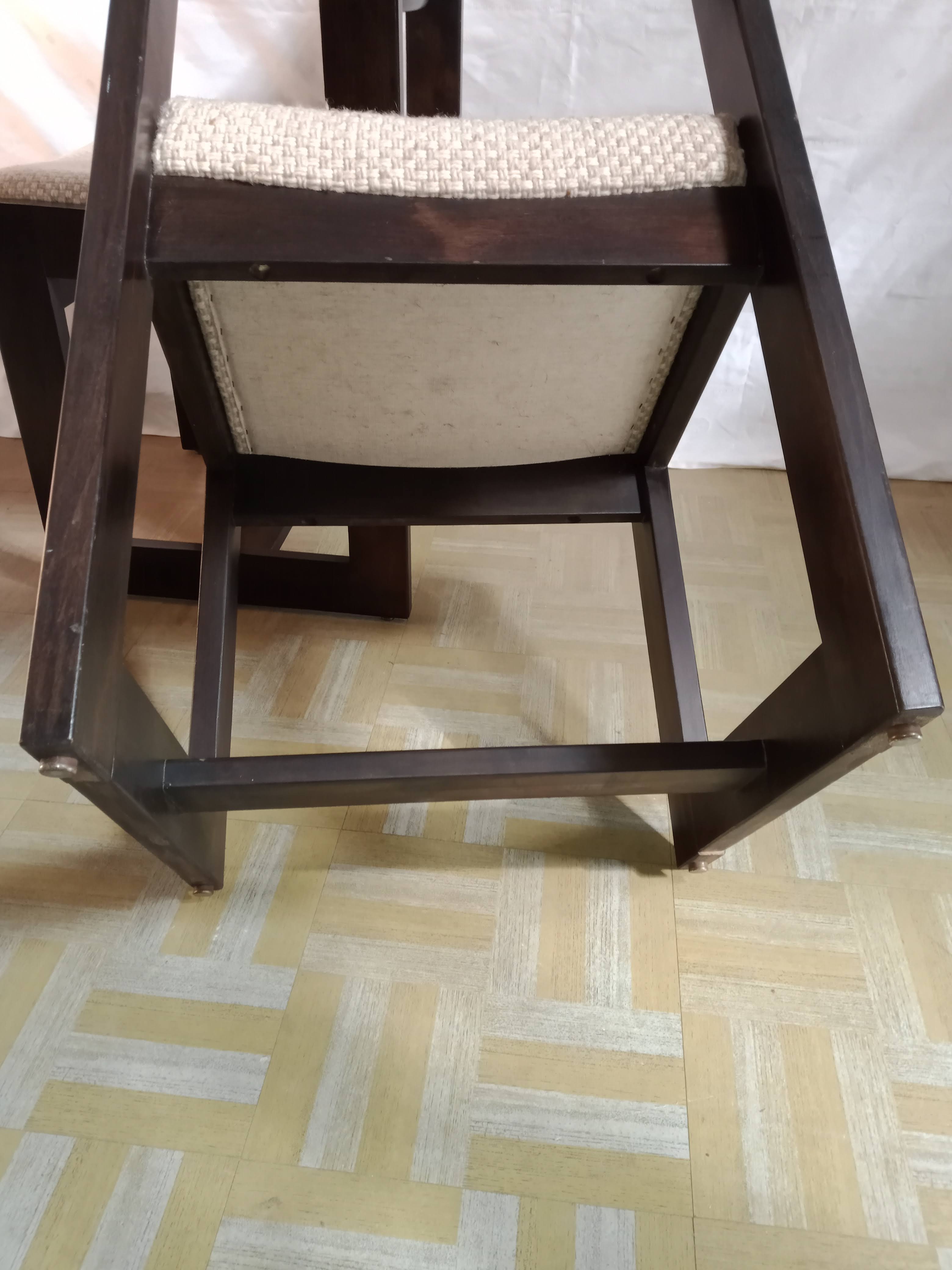 4 chairs house regain