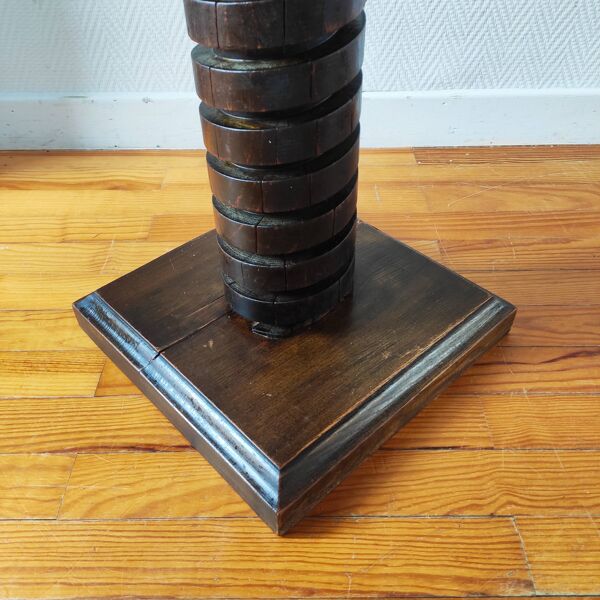 Colonne brutaliste – ancienne vis de pressoir bourguignon