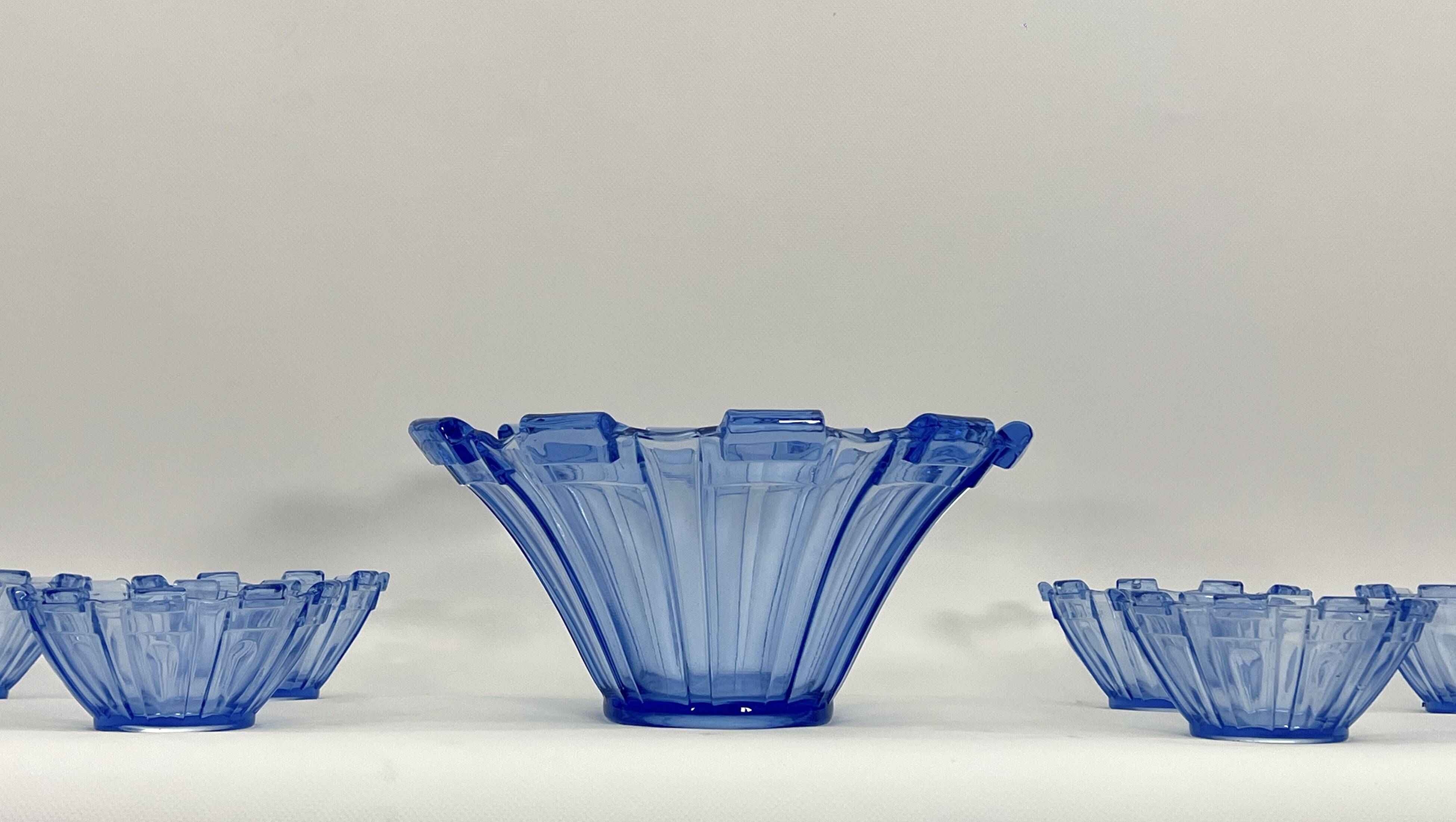 Art Deco Murano glass serving bowl set of 13. Italy 1930s