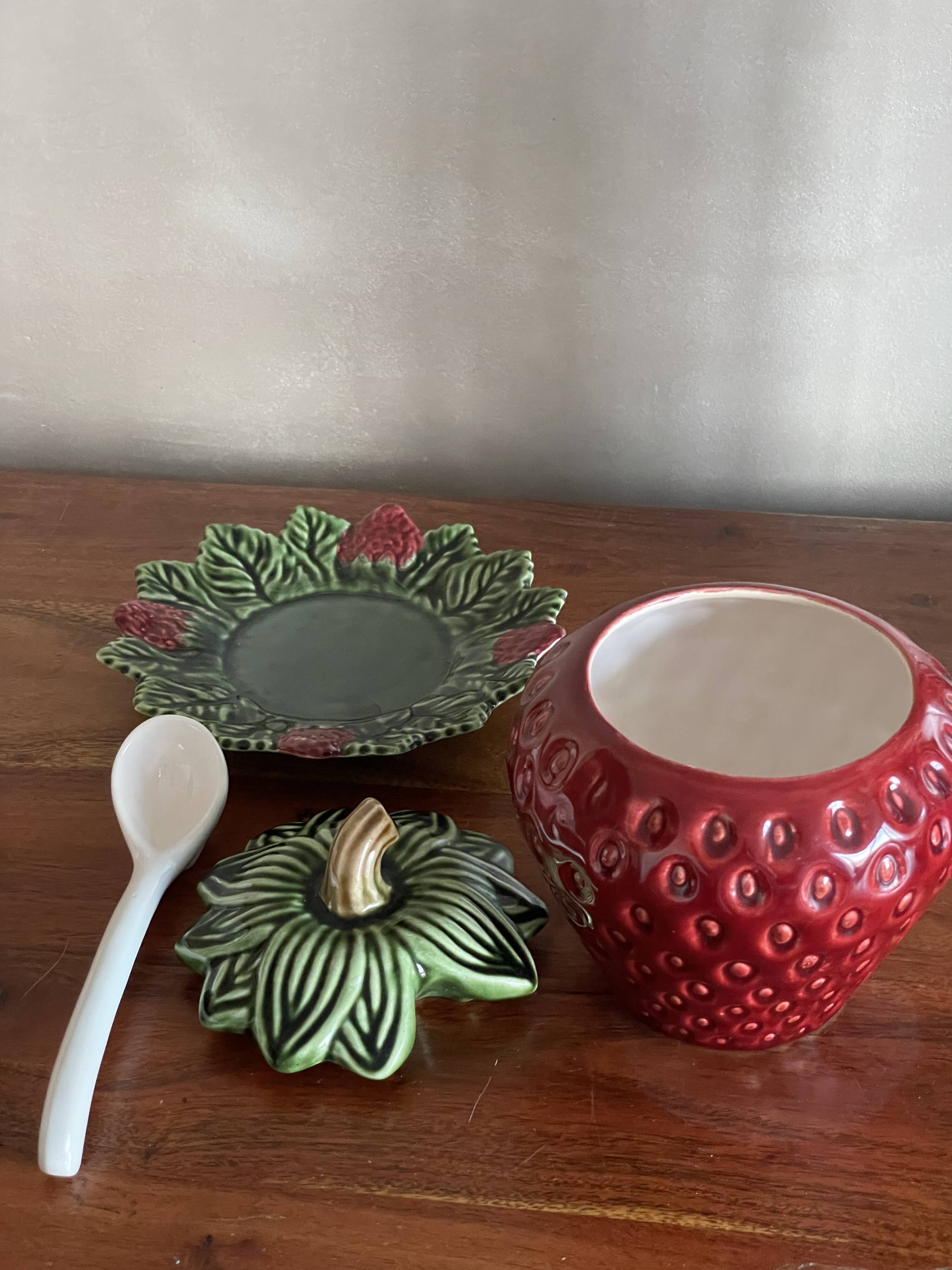 Olfaire strawberry jam pot
