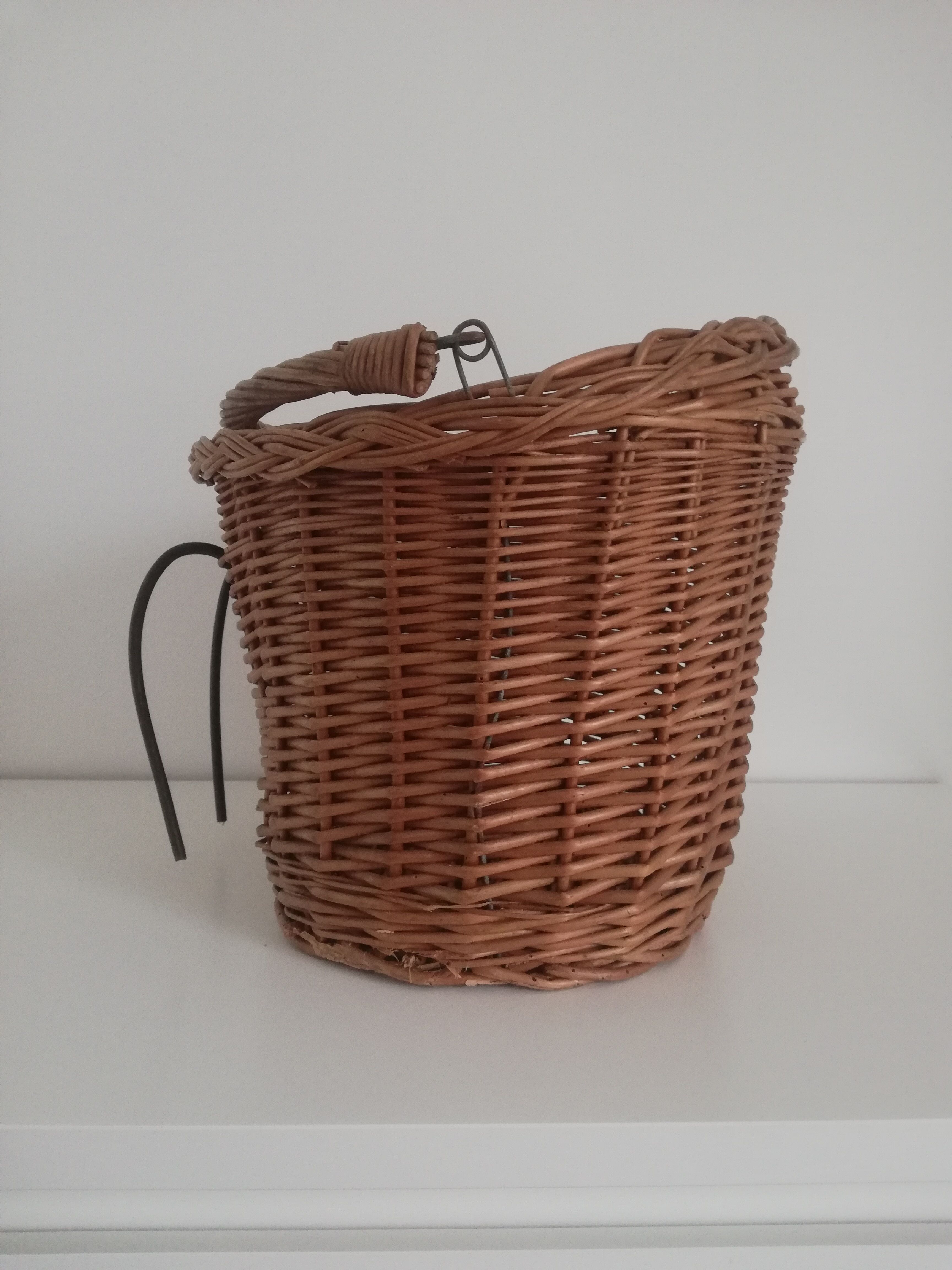 Vintage wicker basket for bicycle