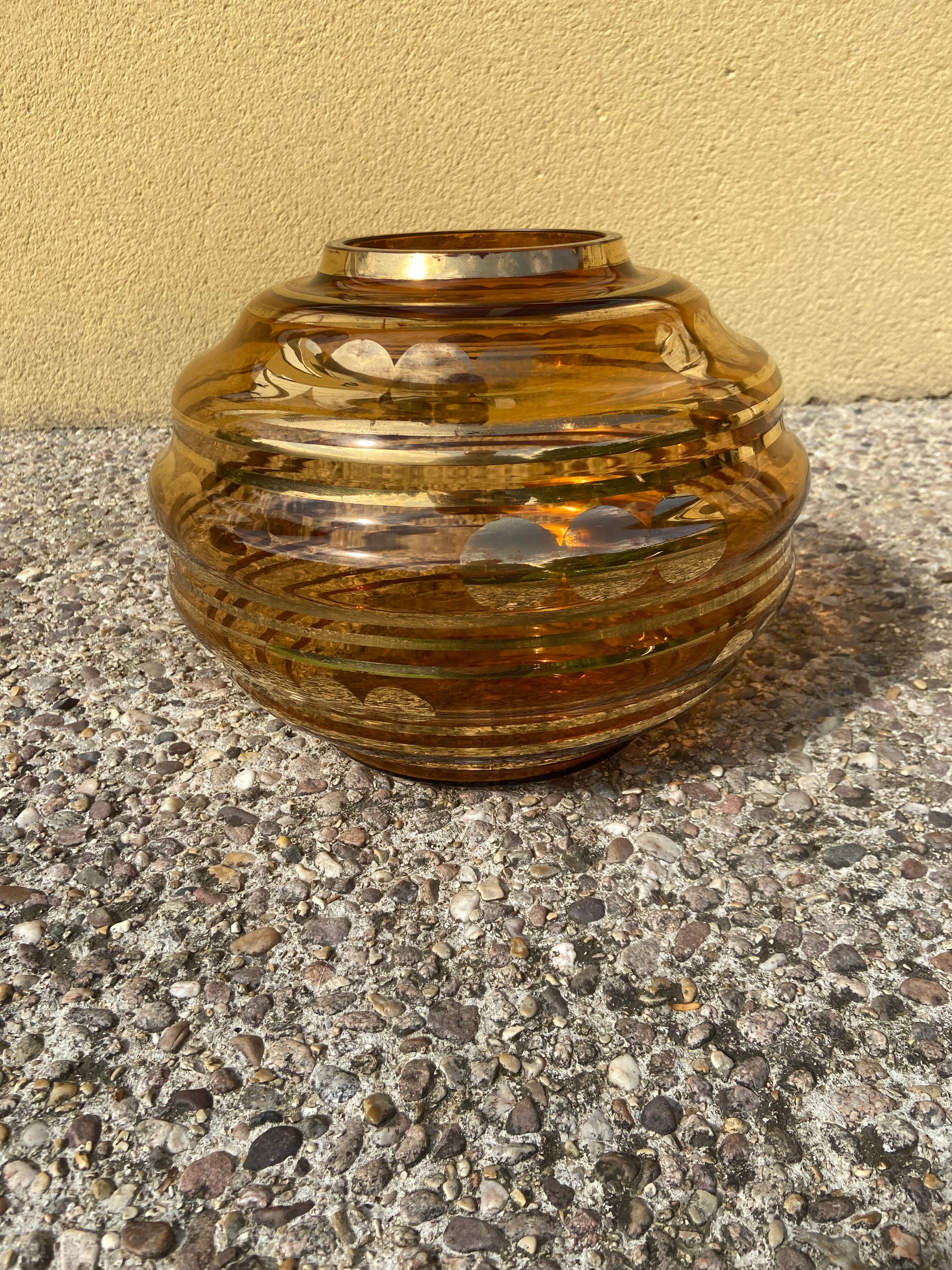 Large Art Deco round vase in amber glass signed Fains, circa 1930.