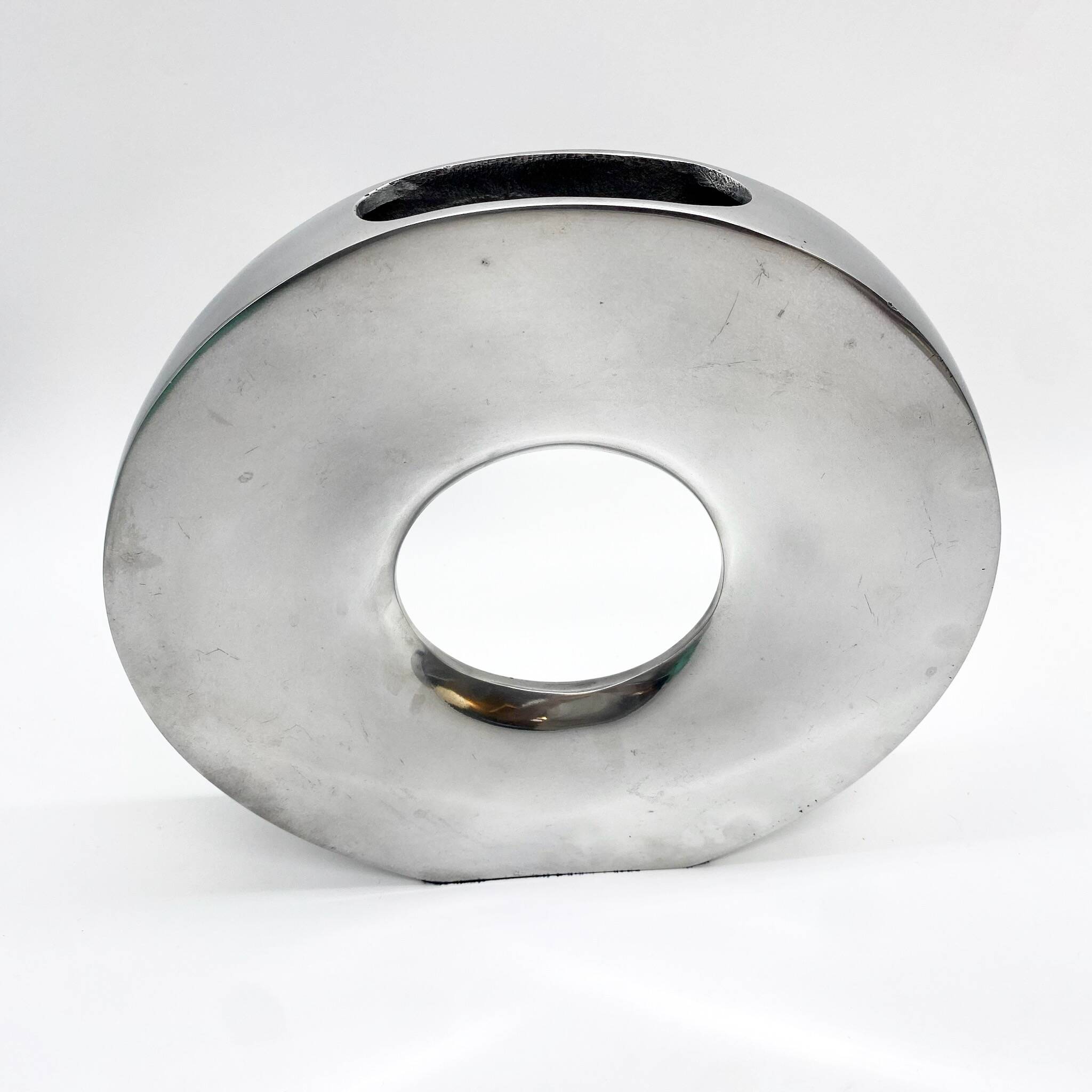 Pair of “donut” vases / cast aluminum – 1970s Italy