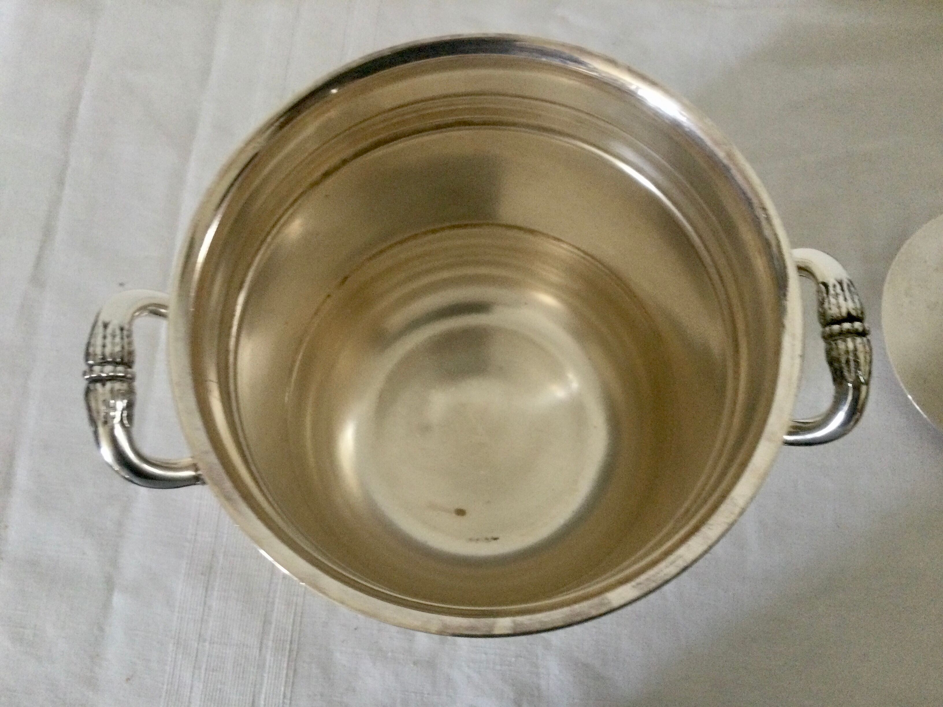 Silver metal ice bucket from Christofle House