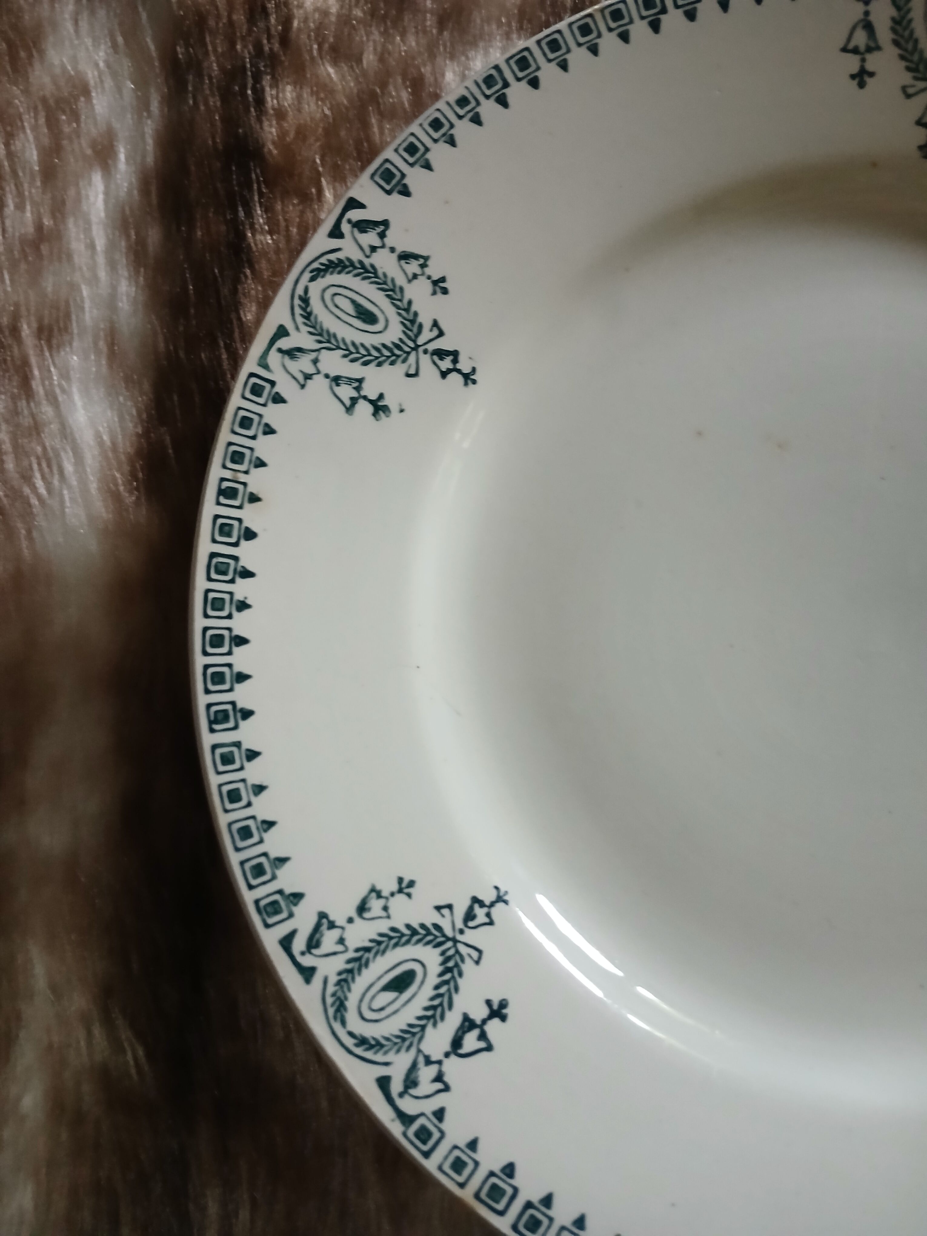 6 antique flat plates in ironstone