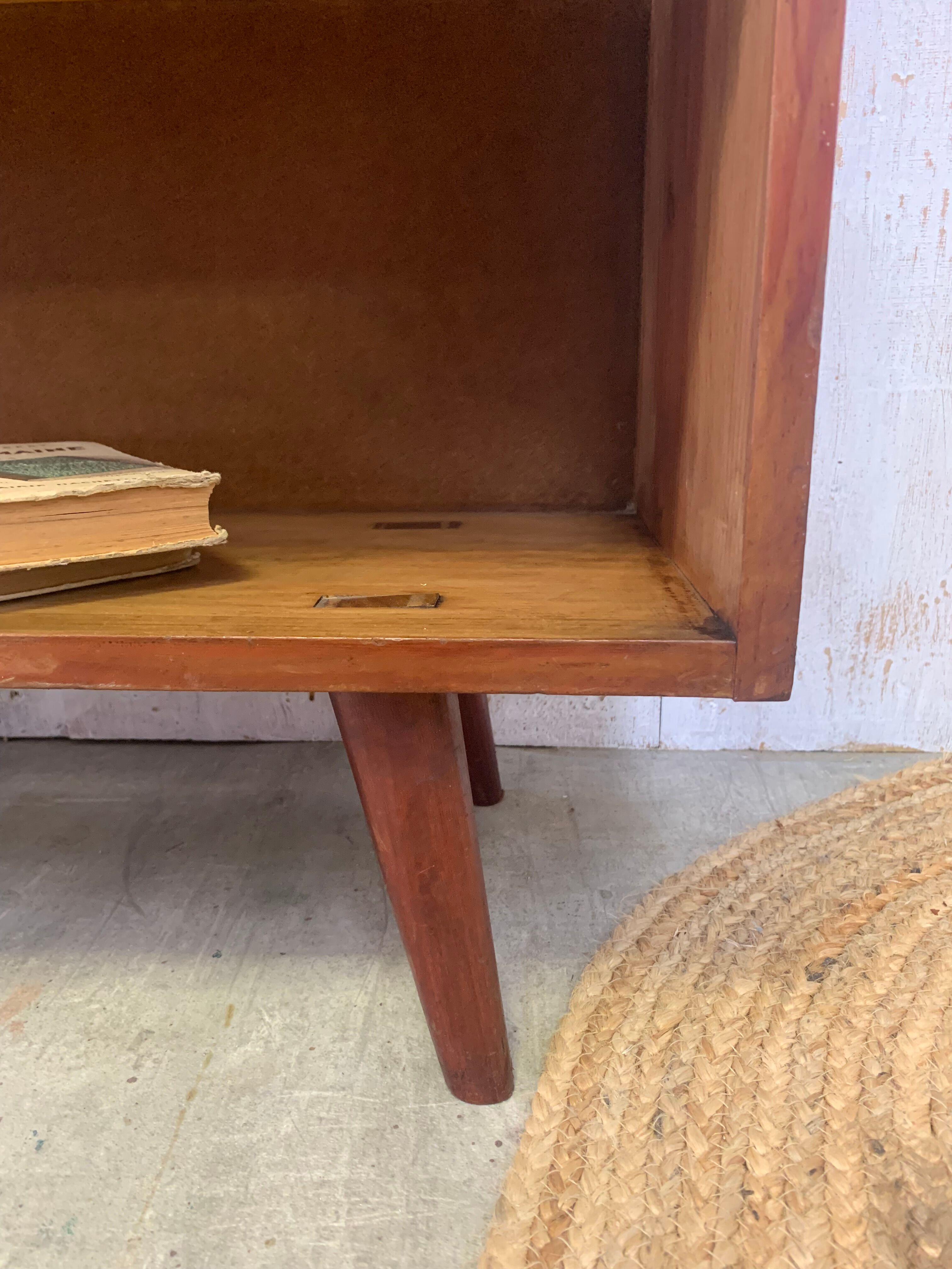 Bibliothèque vintage