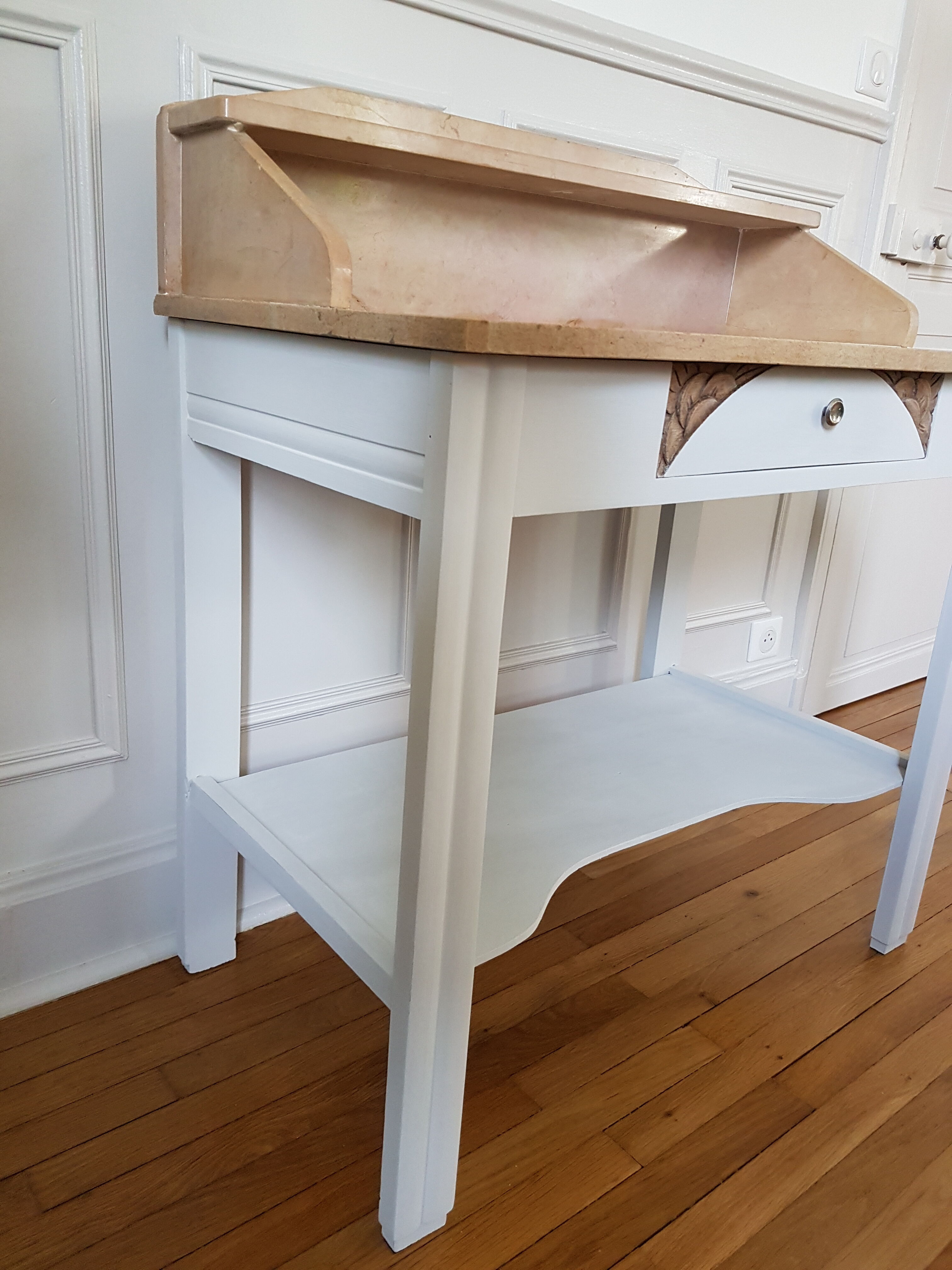 Art Deco hairdresser