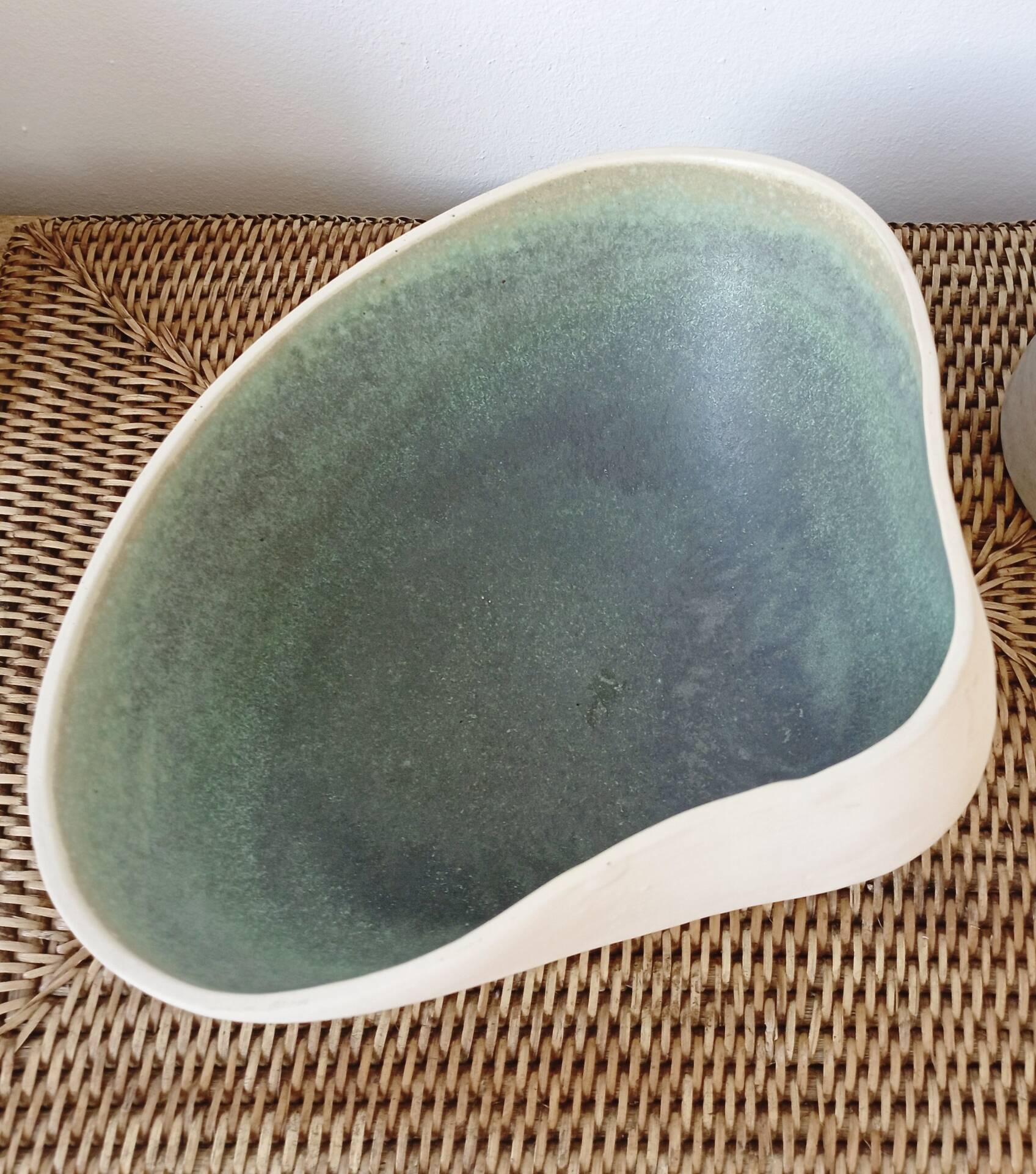 Large vintage shell in glazed ceramic