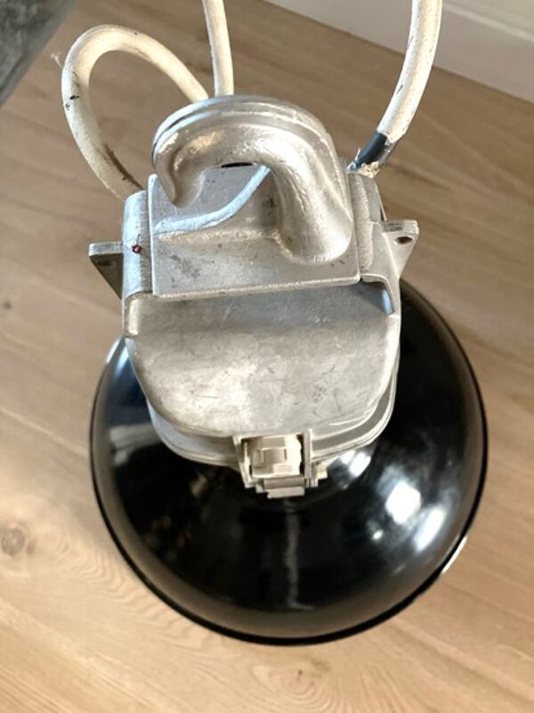 Suspension industrielle Philips