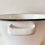 Large vintage basin in white enameled sheet metal