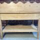 Meuble de toilette ancien en bois brut