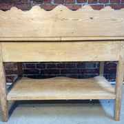 Meuble de toilette ancien en bois brut