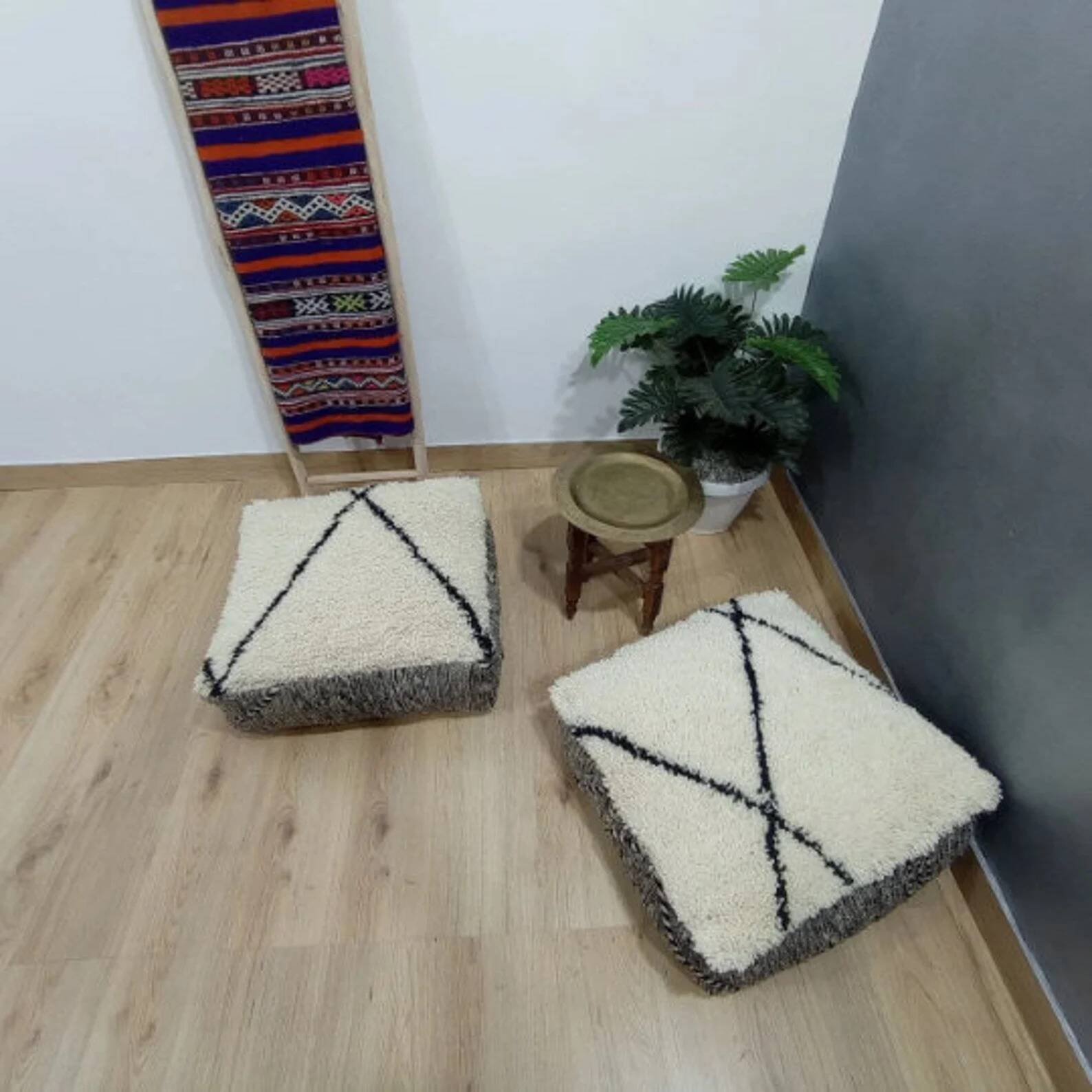 Handmade Berber pouf in wool 60 X 60 X 20 CM