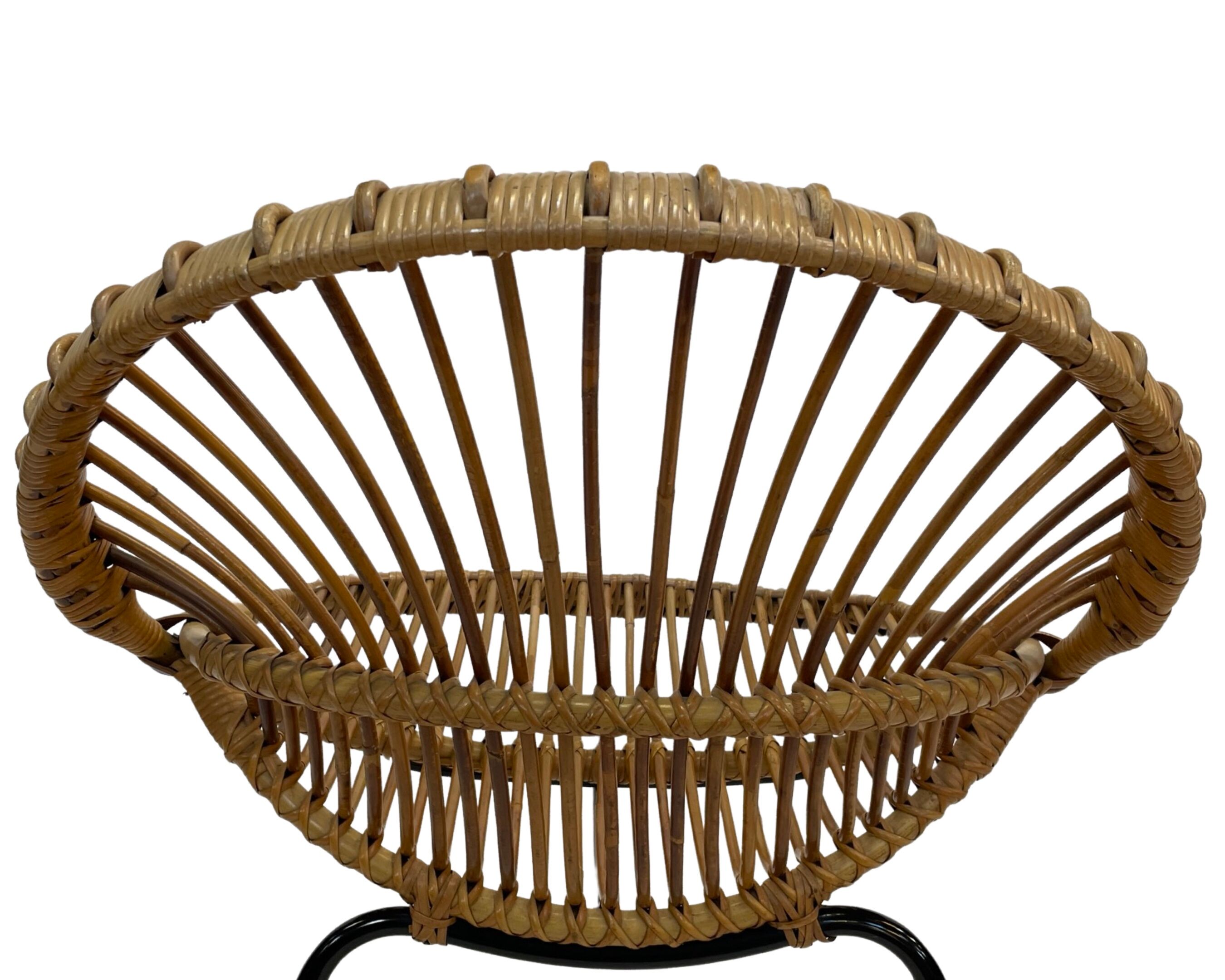 Tripod Rattan easy chair by Dirk van Sliedregt Rohe Noordwolde 1960 in the Netherlands