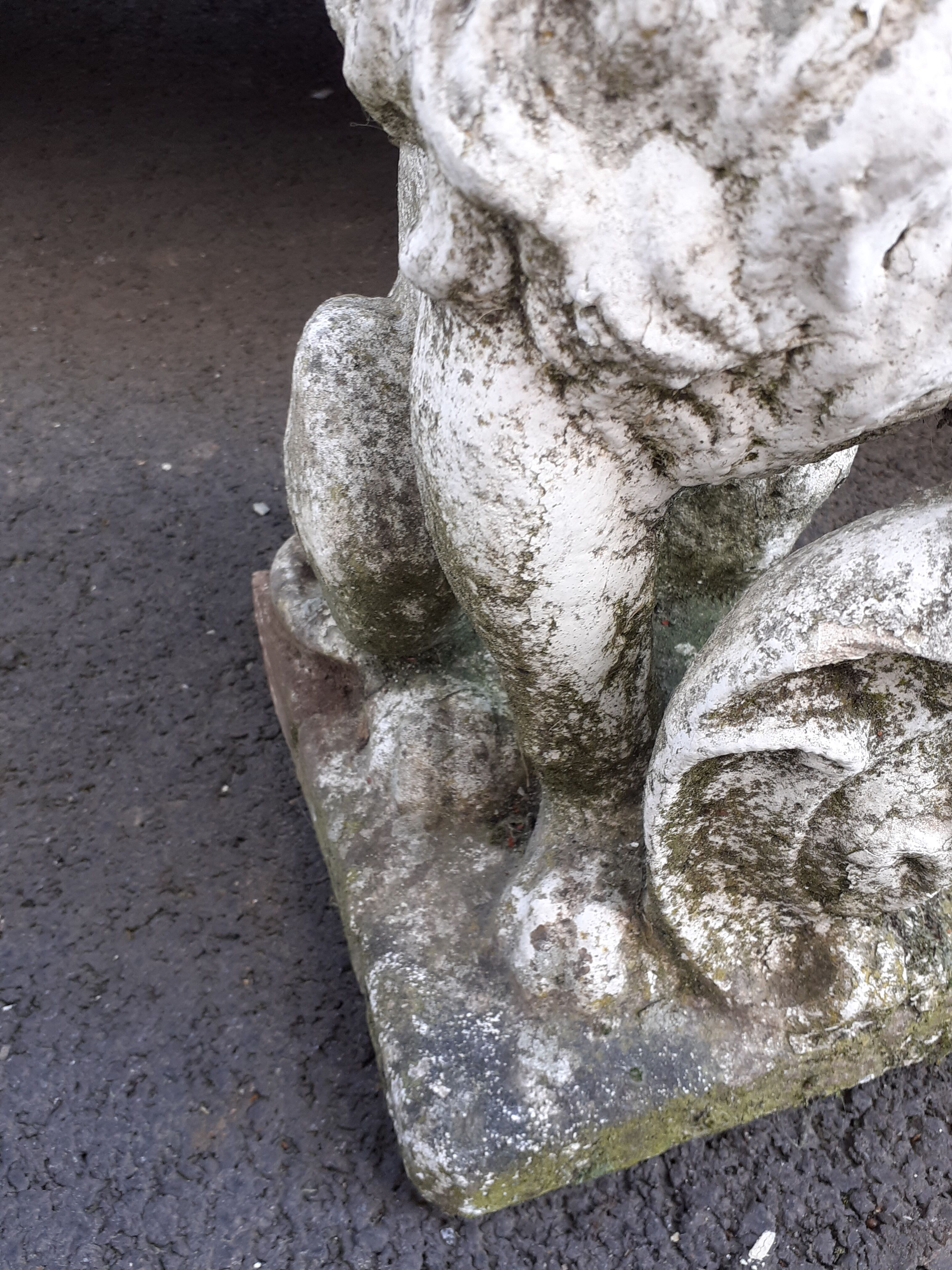 Vintage stone garden lions xxeme