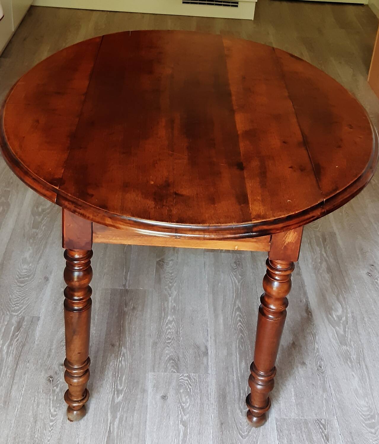 Antique oval table