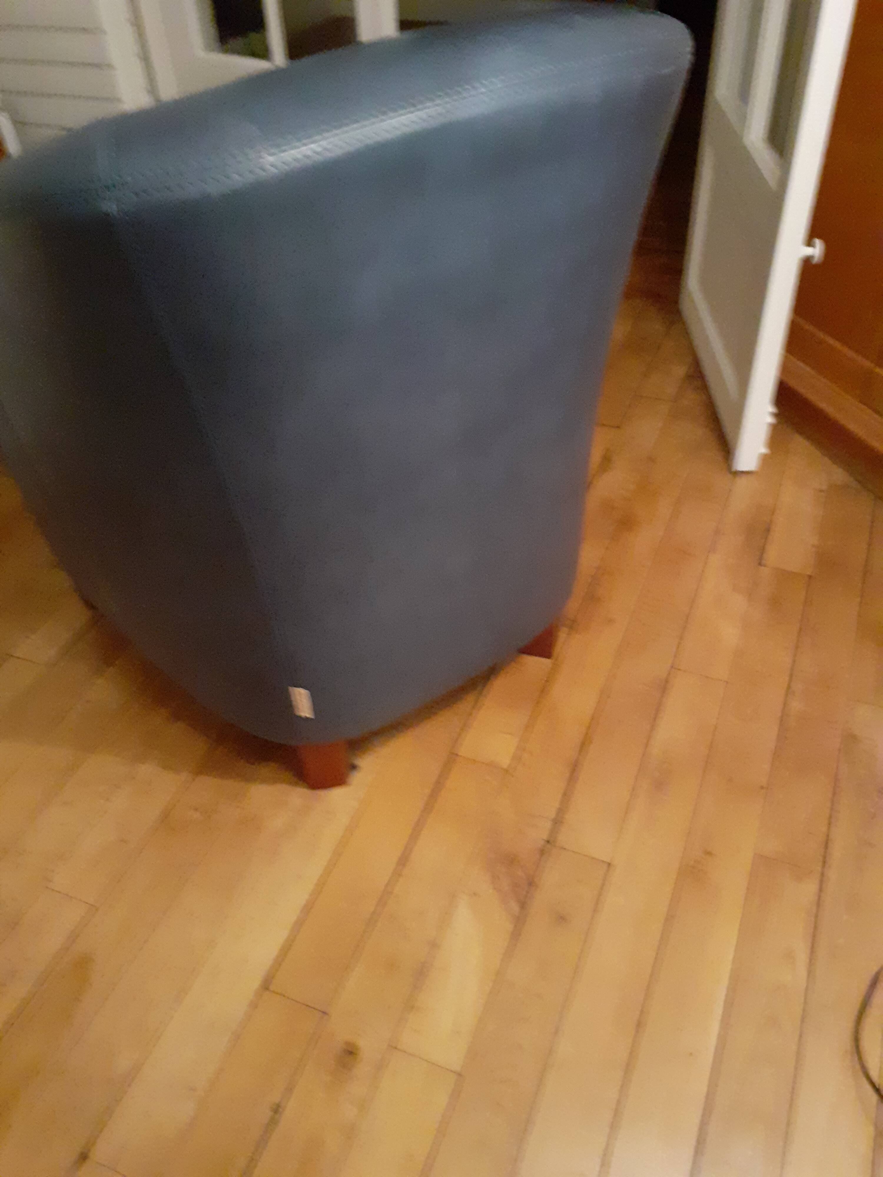 Blue diabolo armchair