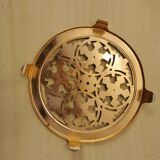 Flower motif trivet