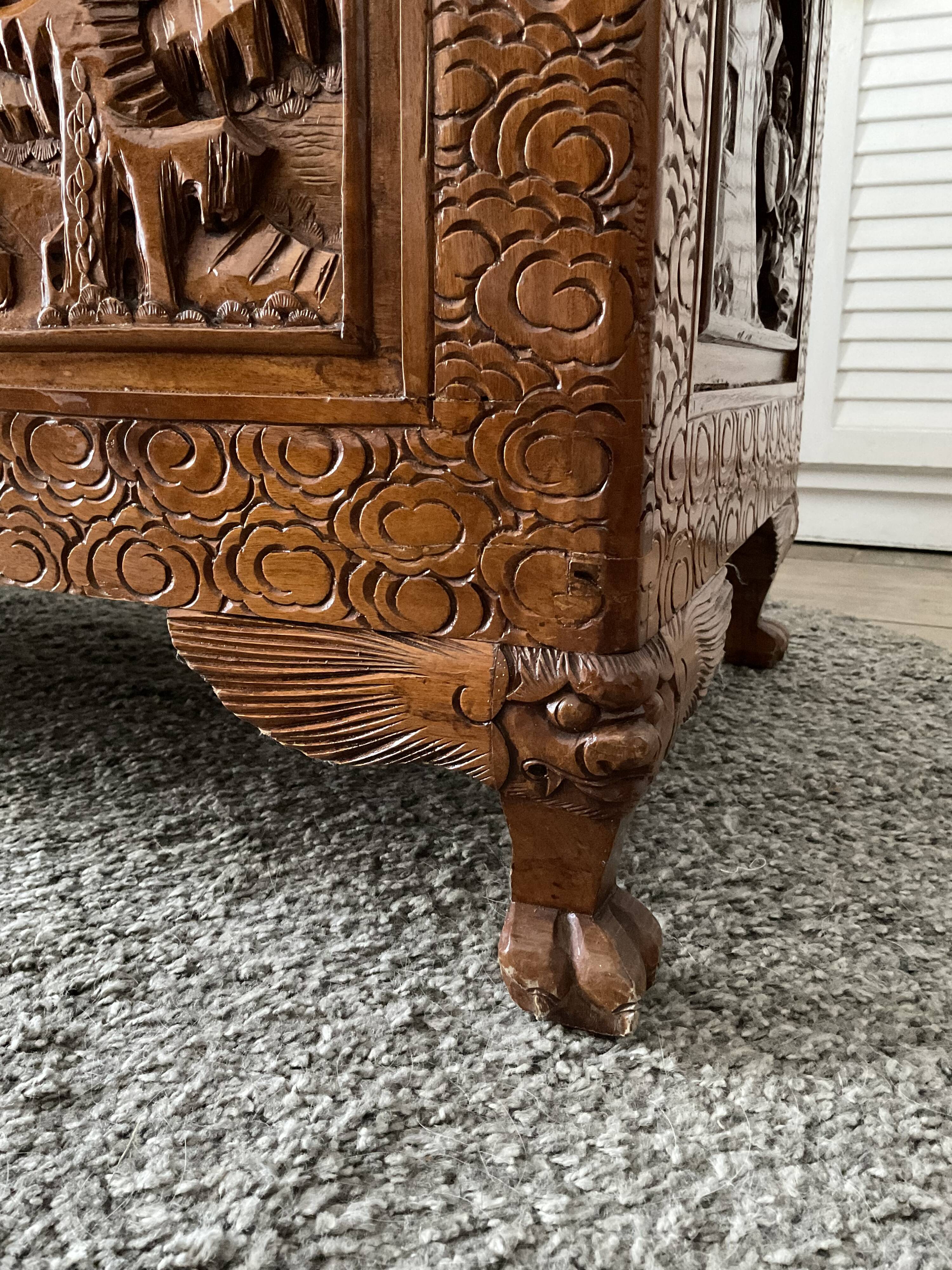 Large chinese chest, carved camphor wood. 1st half of the XXth century